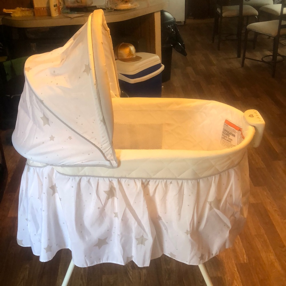 Delta bassinet